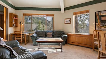 TV, DVD-spiller og bordtennis