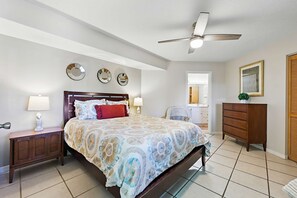 2 bedrooms, desk, iron/ironing board, WiFi