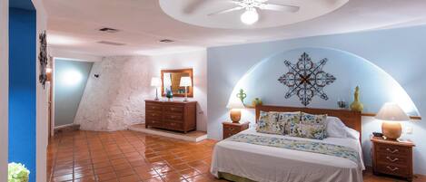 4 bedrooms, in-room safe, iron/ironing board, WiFi