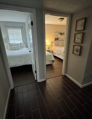 3 slaapkamers, een strijkplank/strijkijzer, wifi, beddengoed