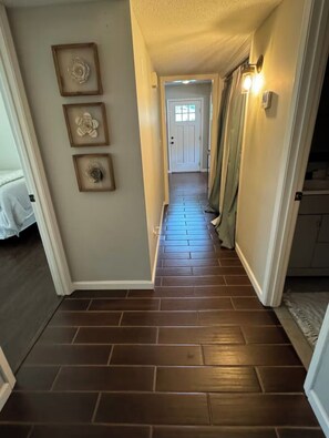 Interior - 2.8 Miles from BD Stadium! Less than 1 mile from River Run Park Sports Complex! (Northport)