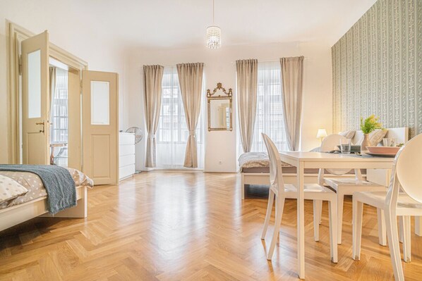 2 Schlafzimmer, Bügeleisen/Bügelbrett, kostenloses WLAN, Bettwäsche