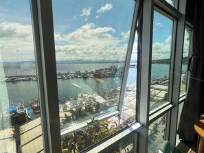 Standaard tweepersoonskamer, uitzicht op zee | Een bureau, gratis wifi