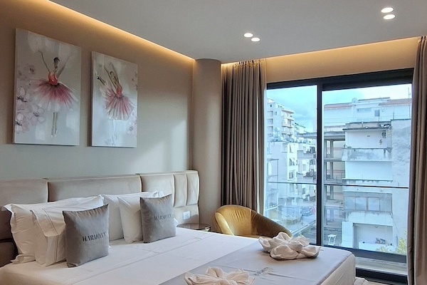 Bureau, rideaux occultants, Wi-Fi gratuit, draps fournis