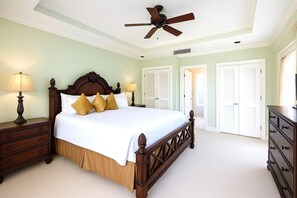 2 chambres, fer et planche à repasser, lit de bébé portatif