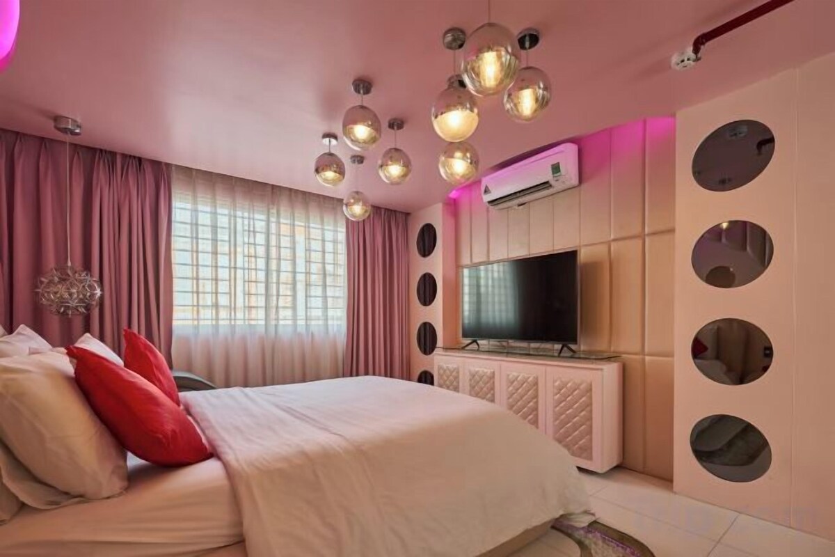 Deluxe Room: Equipped With Netflix, Small Window, Non-smoking