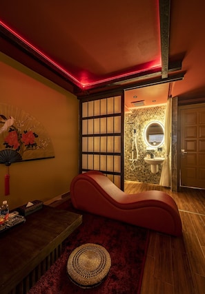 Chambre double de style japonais, 1 grand lit, vue ville | Salle de bain