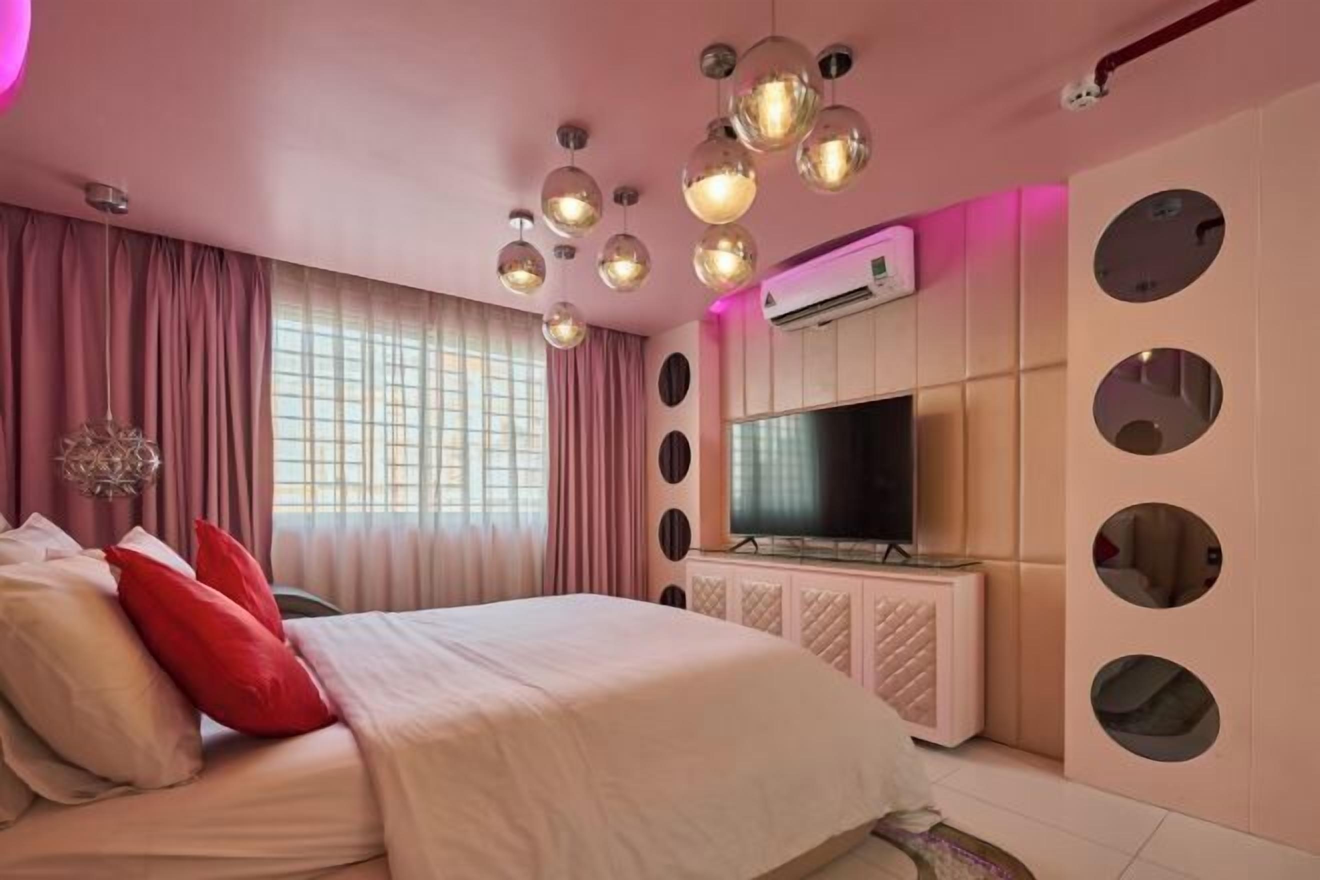 Literie de qualité supérieure, matelas Select Comfort, minibar