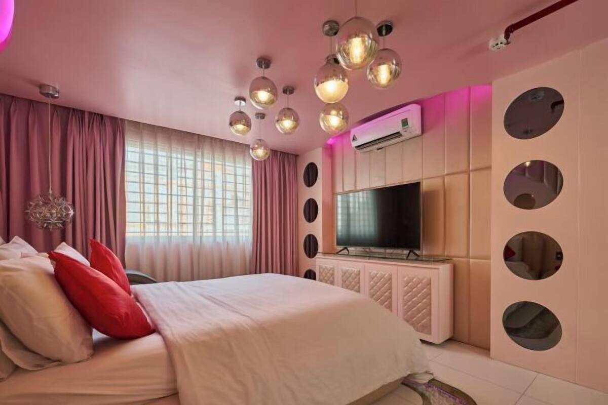 Premium bedding, Select Comfort beds, minibar, blackout curtains