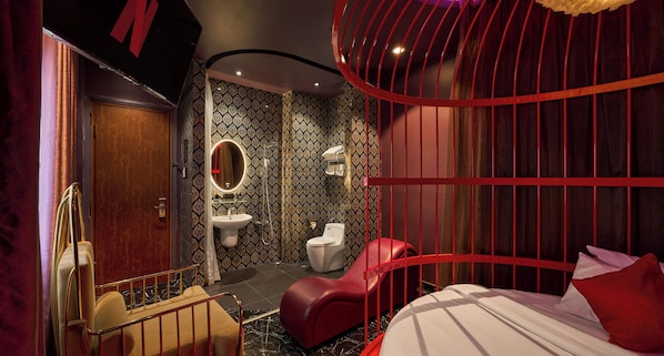 Deluxe Double Room, 1 Queen Bed, Non Smoking, Ensuite | Bathroom