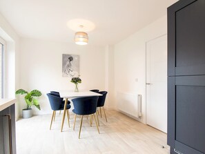 Dining - Beautiful Glasgow South Home - Pass the Keys (Glasgow)