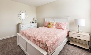 5 chambres, fer et planche à repasser, Wi-Fi, draps fournis
