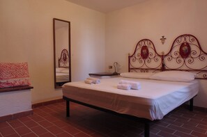 2 bedrooms, bed sheets