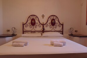 2 bedrooms, bed sheets