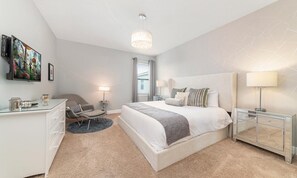 6 chambres, fer et planche à repasser, Wi-Fi, draps fournis