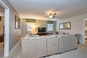 Smart TV - Last Minute Disney! Private Pool, Hot Tub, Game Room & Themed Bedrooms. Book Now! #31978 (Orlando)
