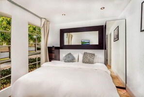 11 bedrooms, iron/ironing board, WiFi, bed sheets