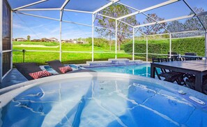 Beheizter Pool