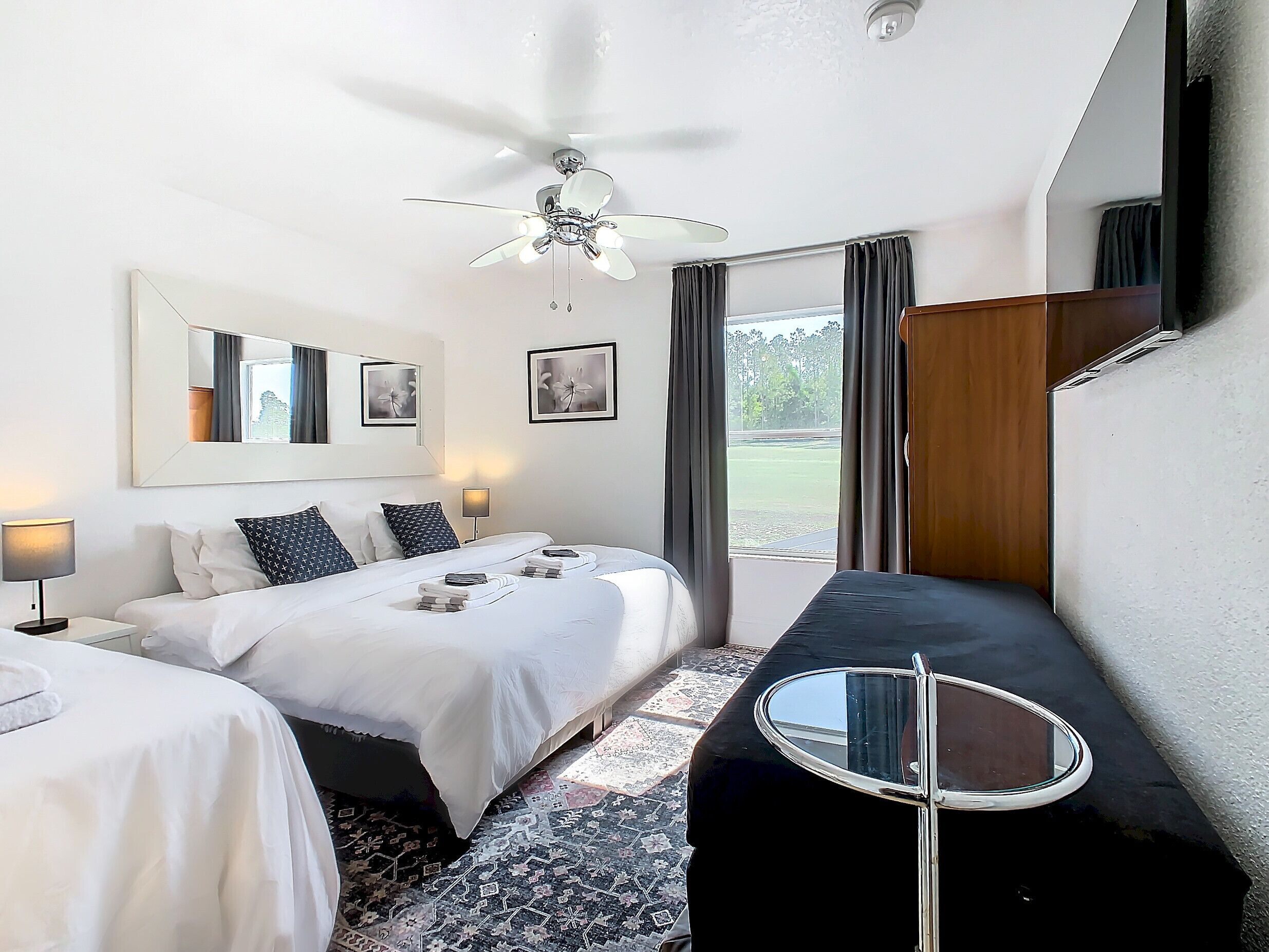 20 habitaciones, tabla de planchar con plancha, wifi y ropa de cama 