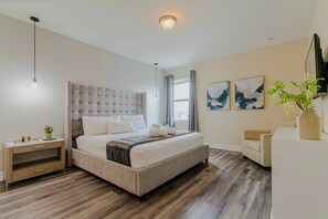 6 Schlafzimmer, Bügeleisen/Bügelbrett, WLAN, Bettwäsche