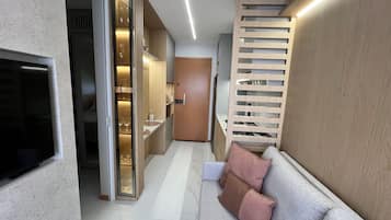 Basic Apartment | Living area