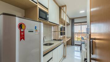 Apartamento básico | Cozinha privada | Talheres/pratos/utensílios de cozinha