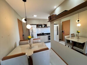 Basic Apartment | Dining