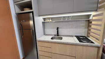 Apartemen Basic | Dapur pribadi | Peralatan masak/sendok-piring