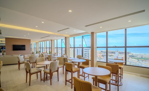 Dining - SMT - Building 750m From the Beach in Salvador (Salvador)