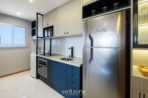 Appartement | Cuisine privée | Batterie de cuisine, vaisselle et ustensiles
