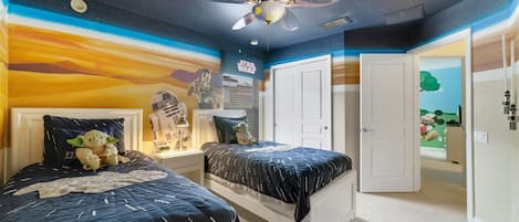 5 bedrooms, iron/ironing board, WiFi, bed sheets