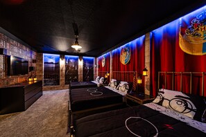 9 chambres, fer et planche à repasser, Wi-Fi, draps fournis