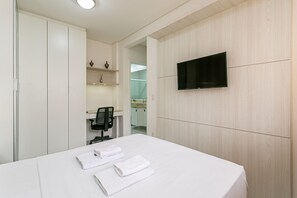 Bügeleisen/Bügelbrett, Internetzugang, Bettwäsche