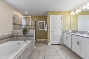 Hair dryer, towels - Last Minute Disney Getaway! Private Pool, Hot Tub & Game Room. Book Now! #110347 (Orlando)