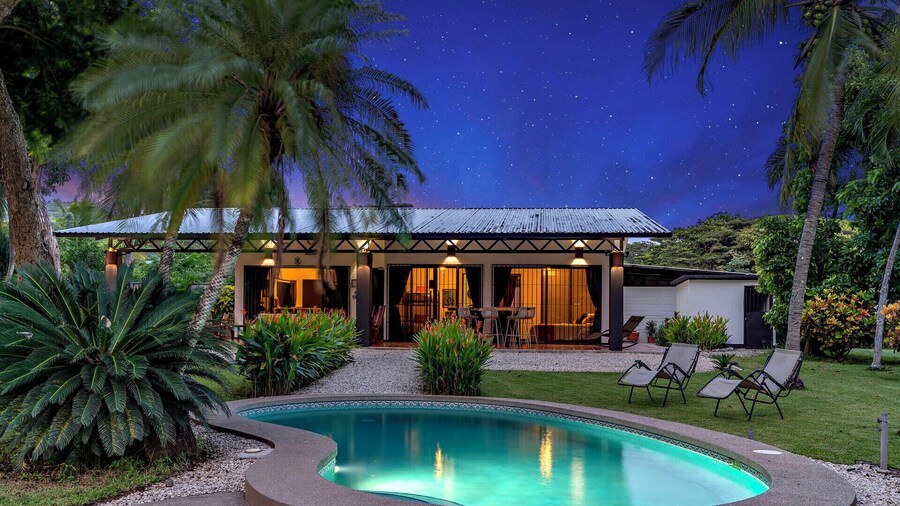 3-BD Home with Pool, Walk to Beach