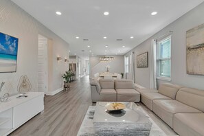 Smart TV - Last Minute Disney! Private Pool, Hot Tub & Themed Bedrooms. Book Now! #113611 (Orlando)