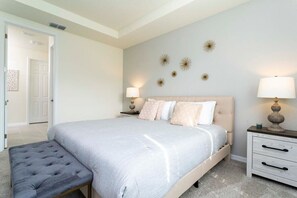9 habitaciones, tabla de planchar con plancha, wifi y ropa de cama