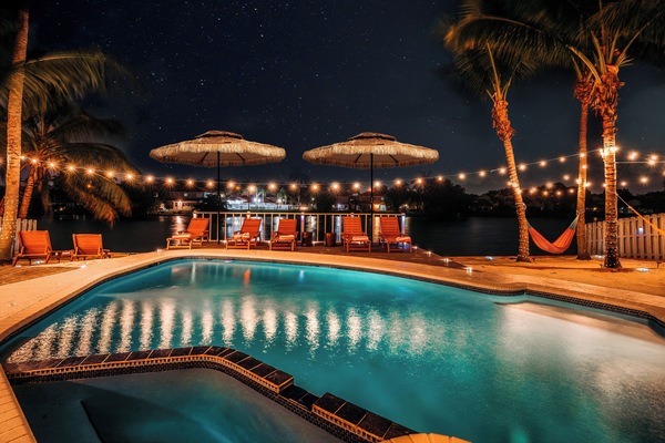 Outdoor pool, sun loungers
