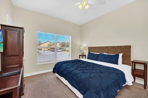 4 habitaciones, tabla de planchar con plancha, wifi y ropa de cama 