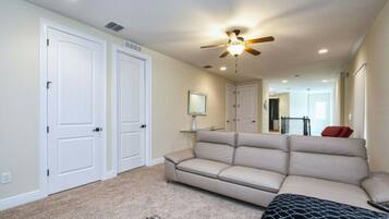 Smart TV, DVD player