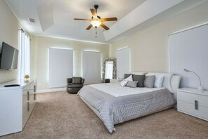 5 habitaciones, tabla de planchar con plancha, wifi y ropa de cama 