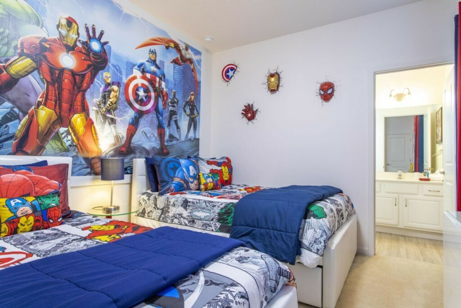 6 habitaciones, tabla de planchar con plancha, wifi y ropa de cama 