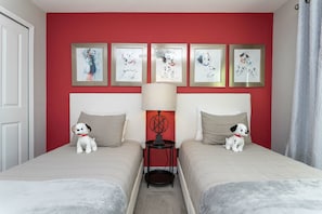 4 habitaciones, tabla de planchar con plancha, wifi y ropa de cama 