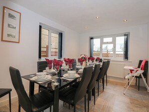 Dining - Criw Newydd (Pwllheli)