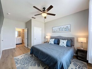 3 habitaciones, tabla de planchar con plancha, wifi y ropa de cama 