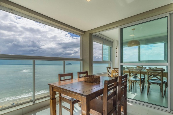 Apartment | Dining