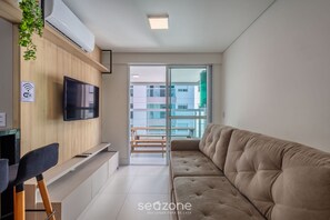 Basic Apartment | Living area