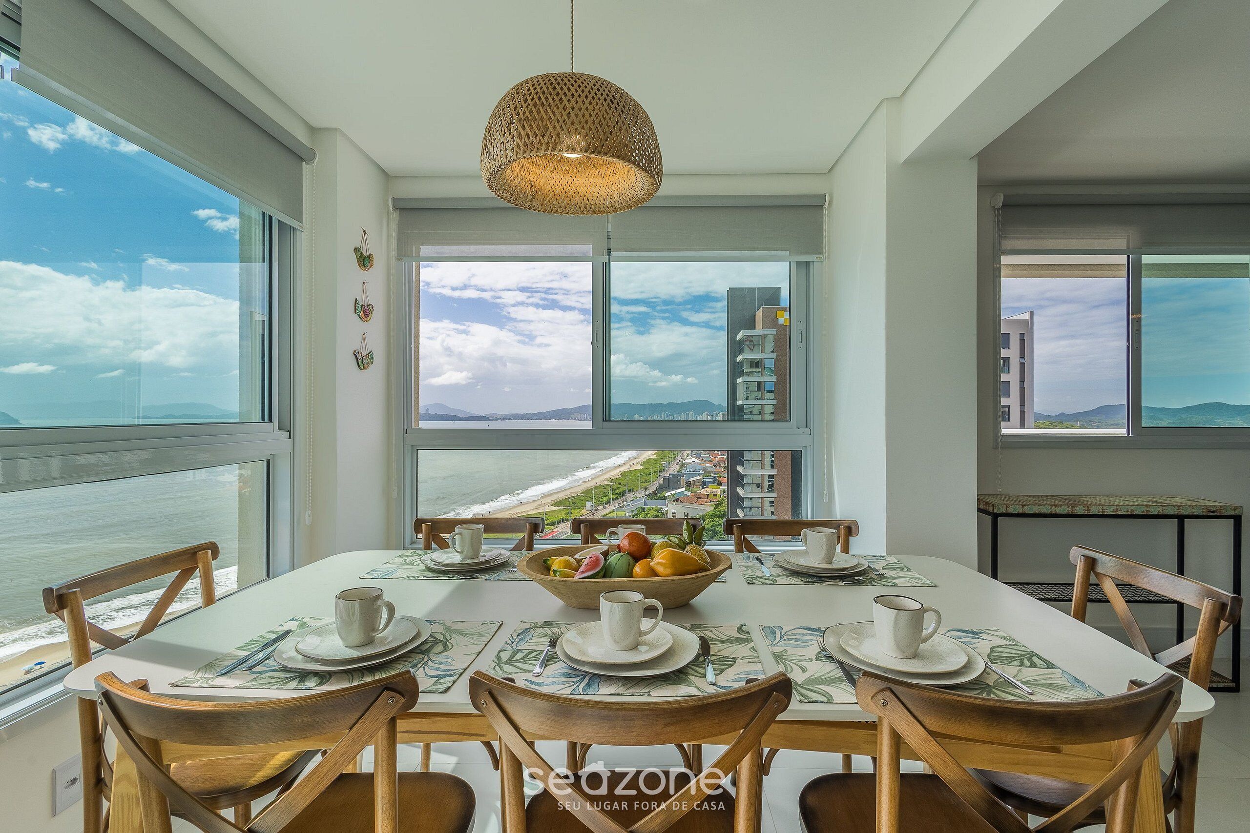 Basic Apartment | Dining