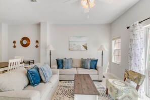 Smart TV - Last Minute Disney Getaway! Townhouse with Private Pool. Book Now! #65975 (Orlando)