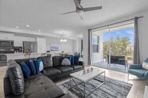 Smart TV - Last Minute Disney Getaway! Luxury Condo with Private Balcony. Book Now! #116855 (Orlando)